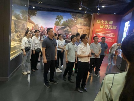 “緬懷前輩先烈，激發(fā)奮進(jìn)力量”--順成公司主題黨日活動(dòng)